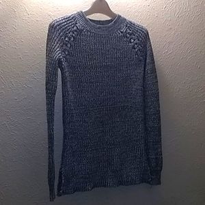 So long sleeve sweater, crew neck knit